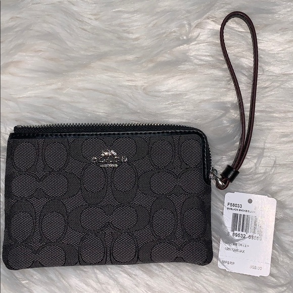 Coach Handbags - NEW COACH Outline Signature Corner Zip Wristlet